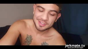 Hot Gay Unloads All His Cum For You Live on Jerkmate